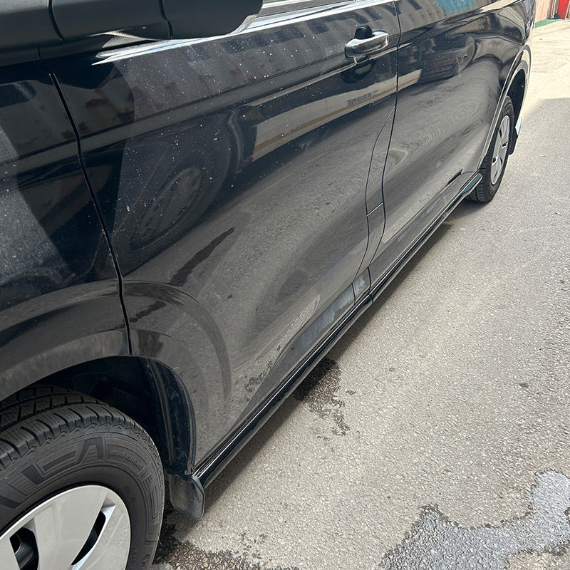 OneWay, Sideskørte, Gloss Black, 4-delt sæt, passer til Volkswagen Transporter T7 LWB (2024-) & Ford Transit Custom (V710) LWB (2023-)
